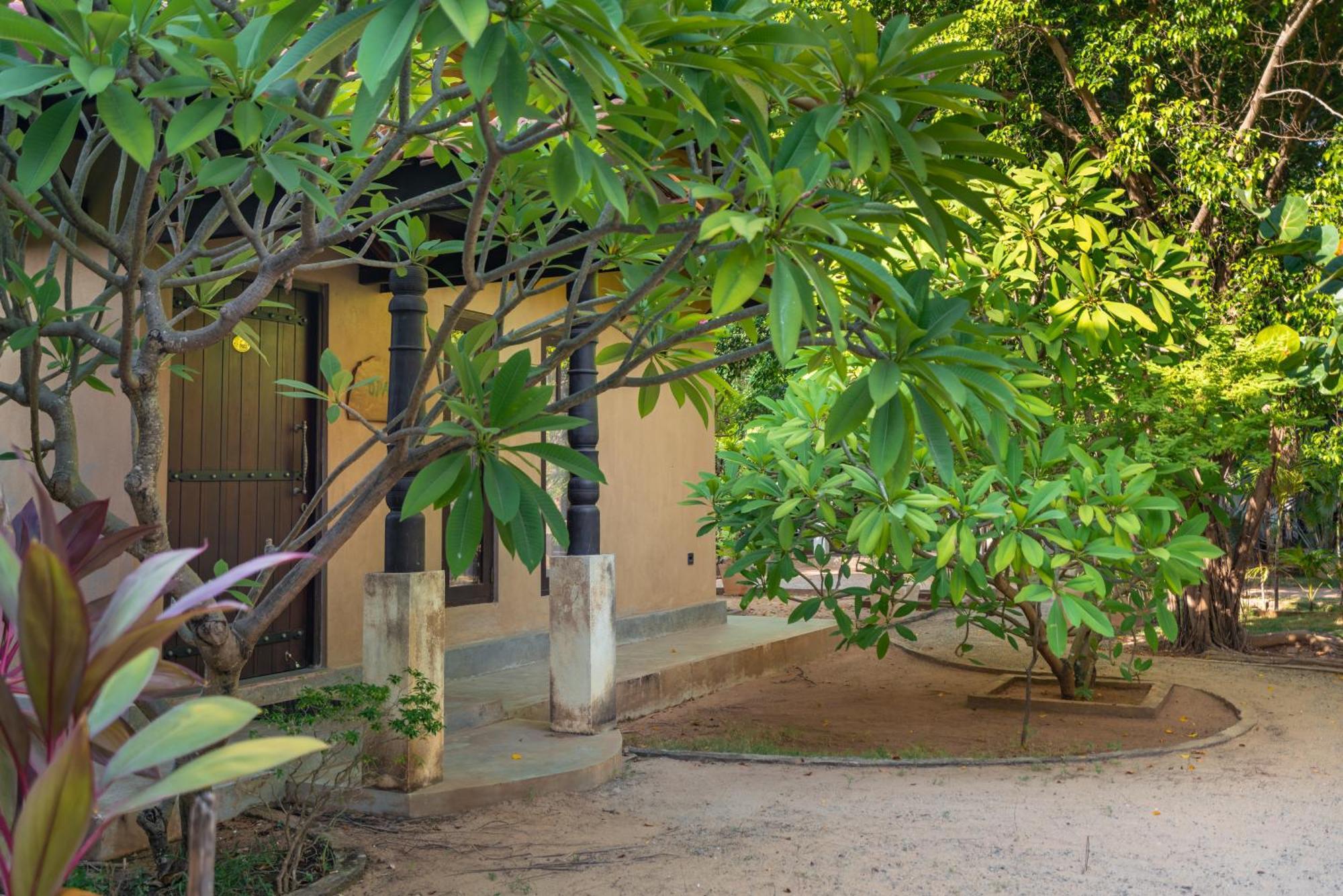 Alai Resort Mullaittivu Exterior photo